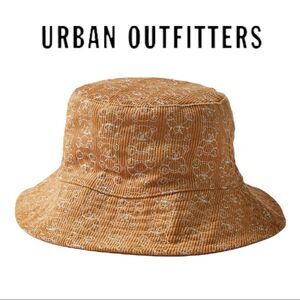 NWOT Urban Outfitters UO Teddy Bear Icon Quilted Corduroy Bucket Cap Hat